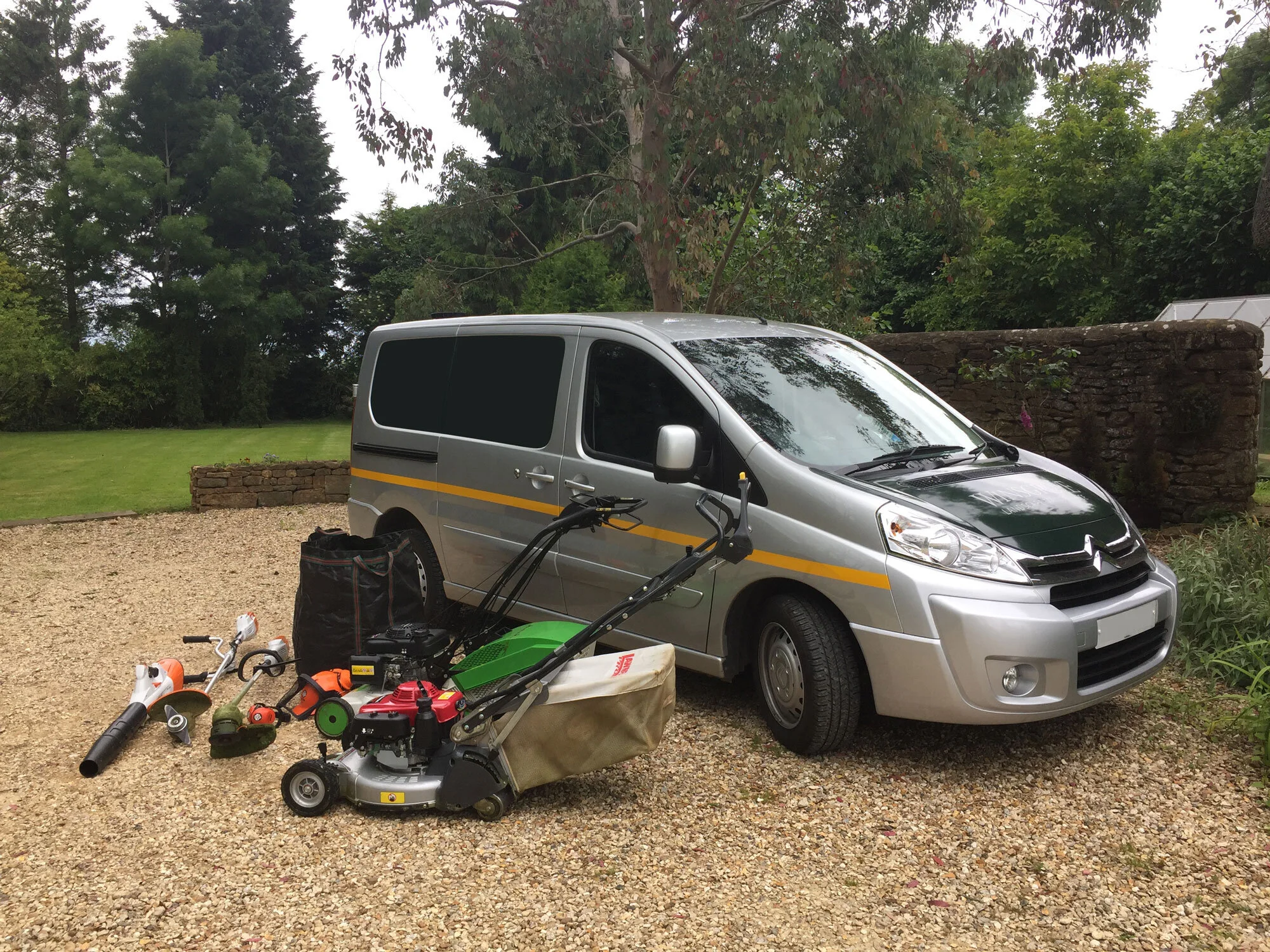 Lawn mowing business outlet